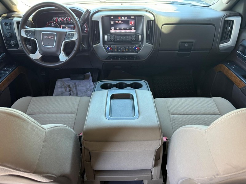 GMC Sierra 2500HD Vehicle Full-screen Gallery Image 11