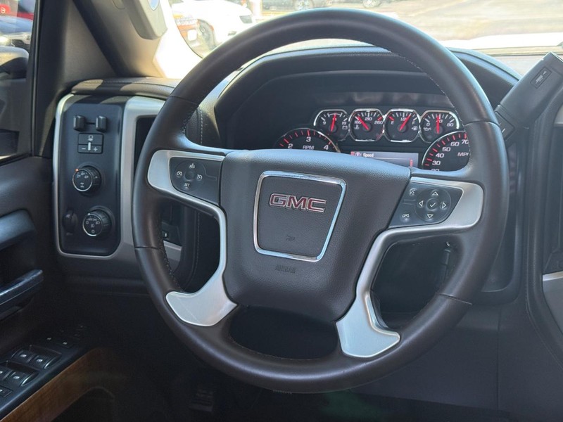 GMC Sierra 2500HD Vehicle Full-screen Gallery Image 12