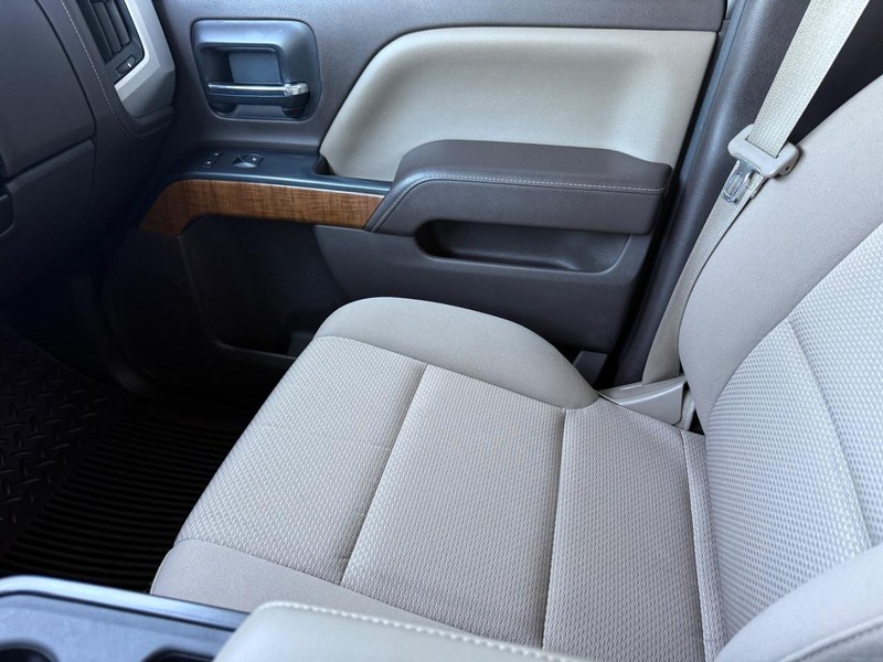 GMC Sierra 2500HD Vehicle Full-screen Gallery Image 18