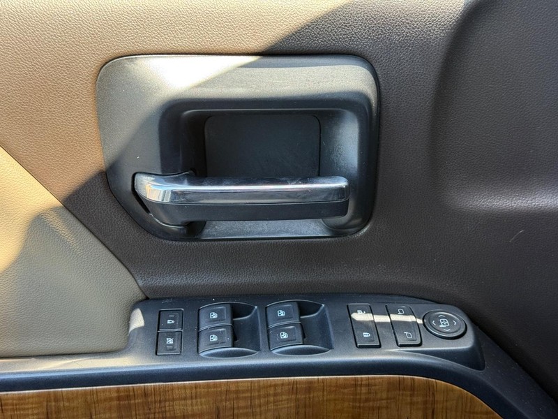 GMC Sierra 2500HD Vehicle Full-screen Gallery Image 21