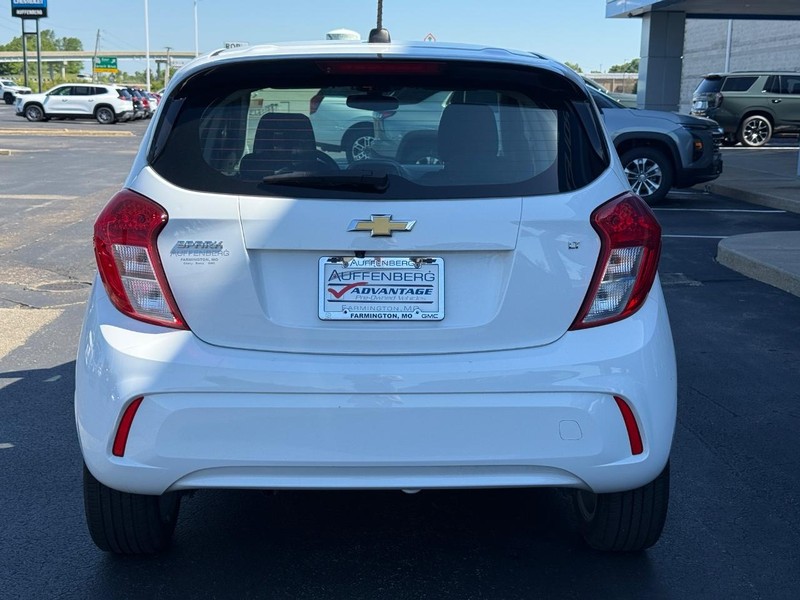 Chevrolet Spark Vehicle Full-screen Gallery Image 04