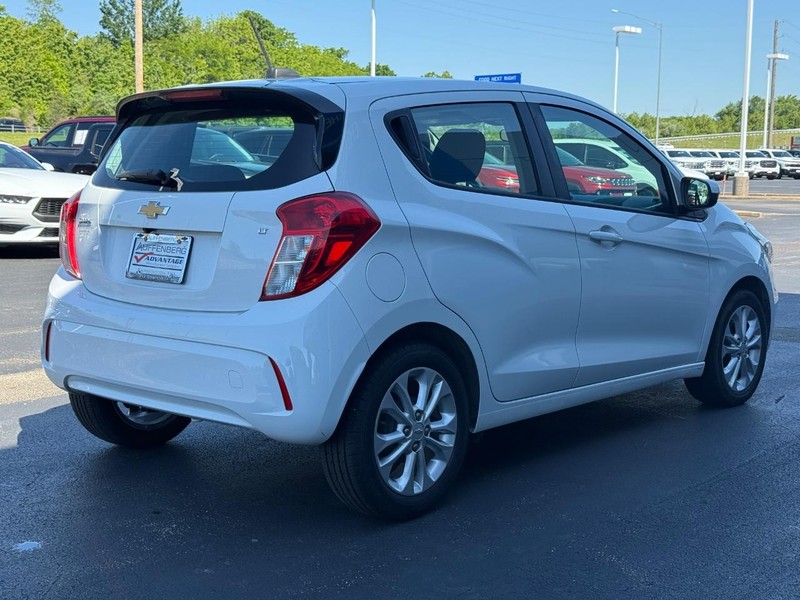 Chevrolet Spark Vehicle Full-screen Gallery Image 05