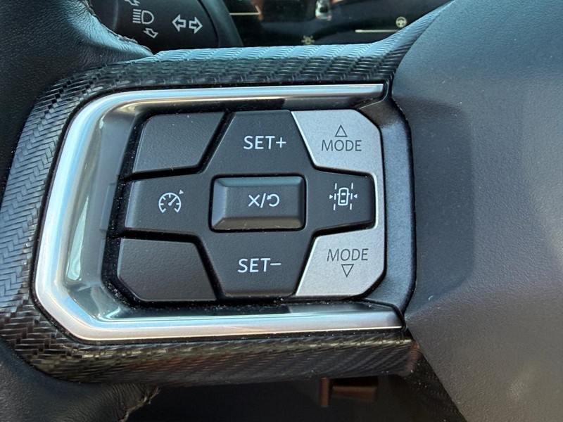Ford Mustang Vehicle Full-screen Gallery Image 17