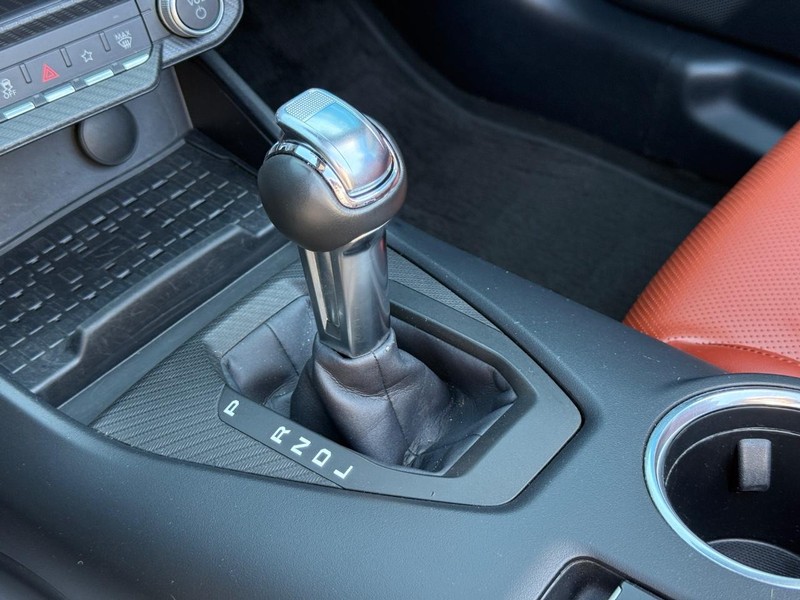 Ford Mustang Vehicle Full-screen Gallery Image 22