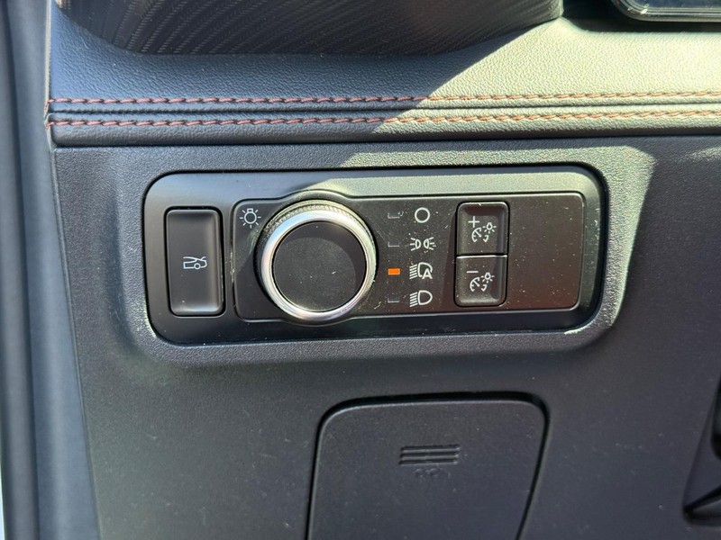 Ford Mustang Vehicle Full-screen Gallery Image 25