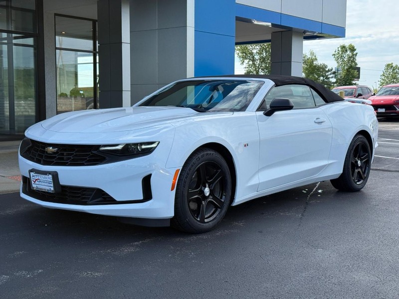 Chevrolet Camaro Vehicle Full-screen Gallery Image 02