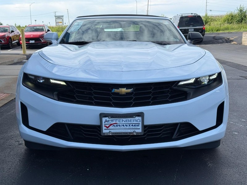 Chevrolet Camaro Vehicle Full-screen Gallery Image 09