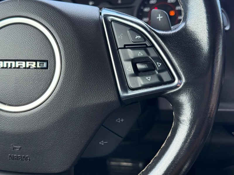 Chevrolet Camaro Vehicle Full-screen Gallery Image 15