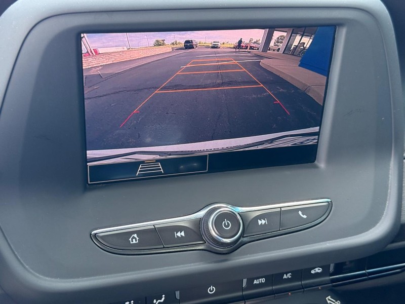 Chevrolet Camaro Vehicle Full-screen Gallery Image 18