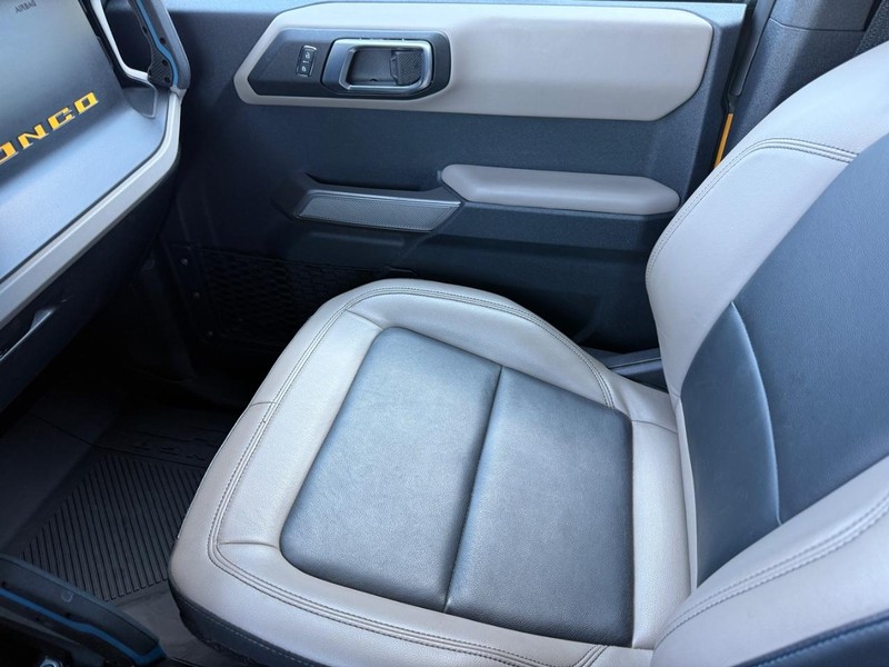 Ford Bronco Vehicle Full-screen Gallery Image 20
