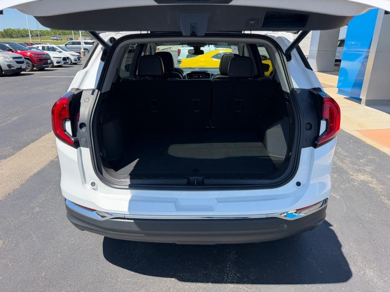GMC Terrain Vehicle Full-screen Gallery Image 07