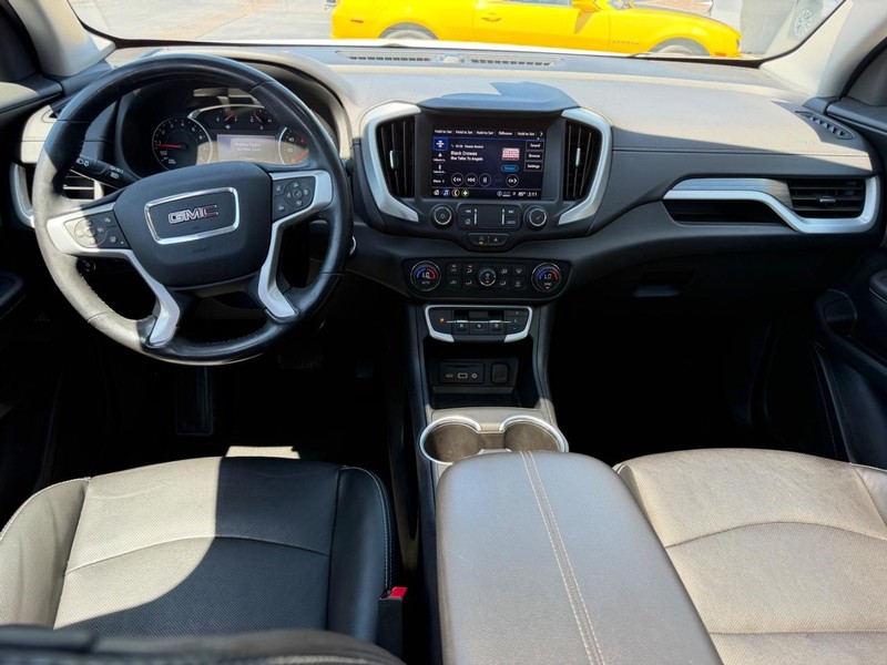 GMC Terrain Vehicle Full-screen Gallery Image 12