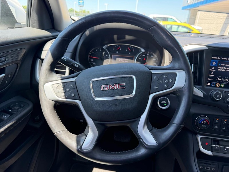 GMC Terrain Vehicle Full-screen Gallery Image 13