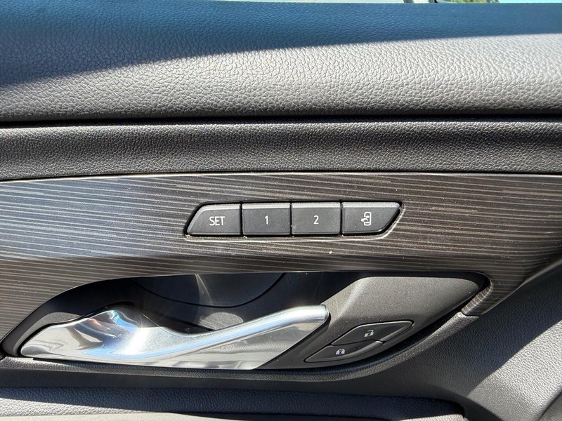 GMC Terrain Vehicle Full-screen Gallery Image 21