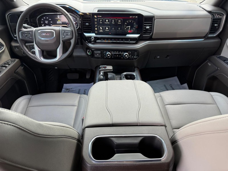 GMC Sierra 1500 Vehicle Full-screen Gallery Image 12