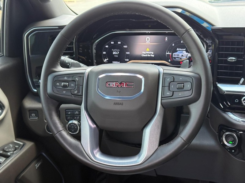 GMC Sierra 1500 Vehicle Full-screen Gallery Image 13