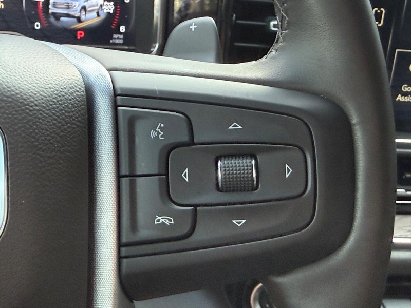GMC Sierra 1500 Vehicle Full-screen Gallery Image 14