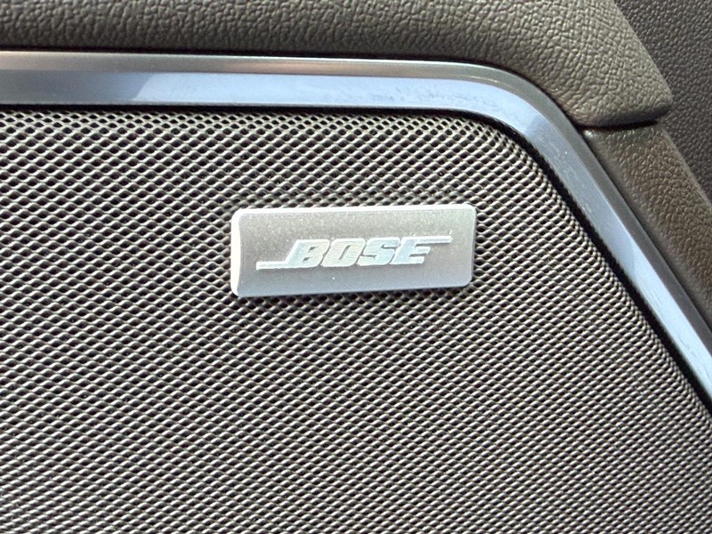 GMC Sierra 1500 Vehicle Full-screen Gallery Image 25