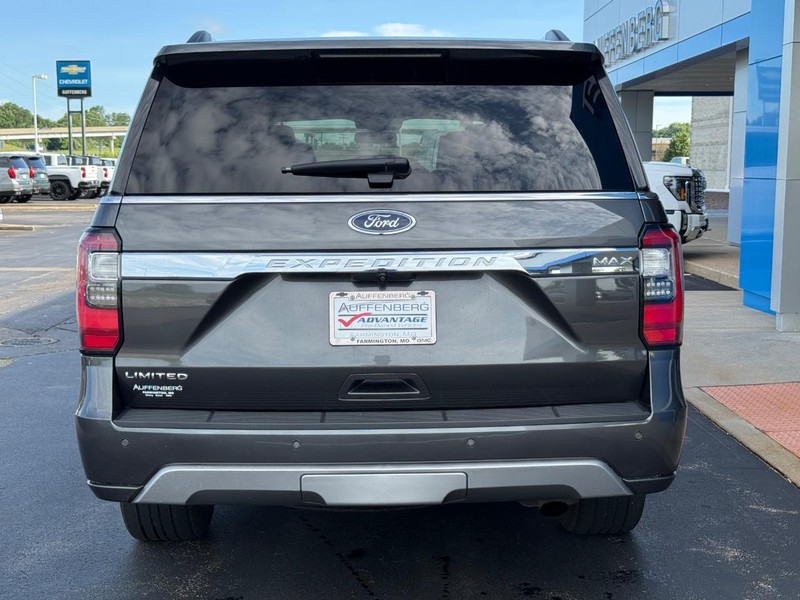 Ford Expedition Max Vehicle Full-screen Gallery Image 04