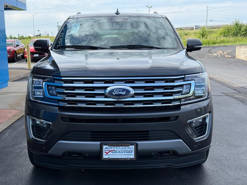 Ford Expedition Max Vehicle Full-screen Gallery Image 09
