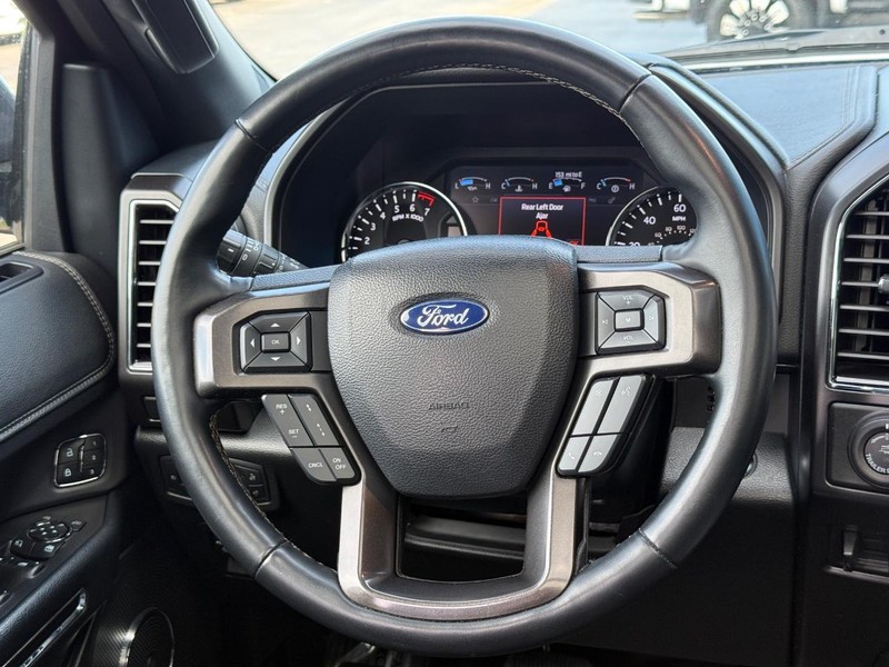 Ford Expedition Max Vehicle Full-screen Gallery Image 15