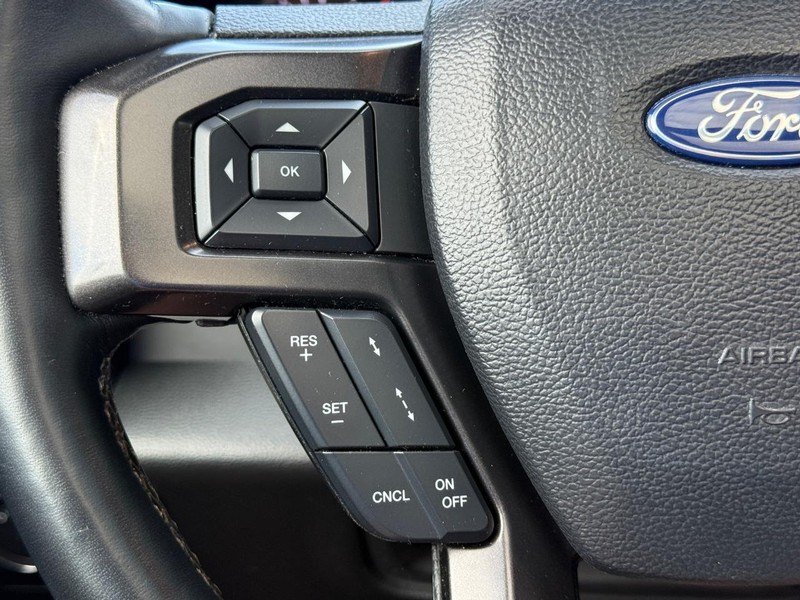 Ford Expedition Max Vehicle Full-screen Gallery Image 16