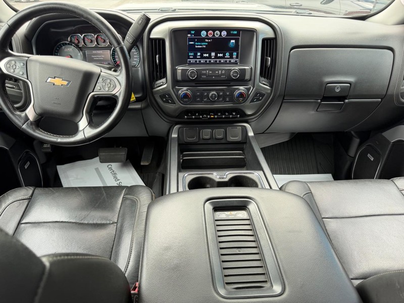 Chevrolet Silverado 2500HD Vehicle Full-screen Gallery Image 10