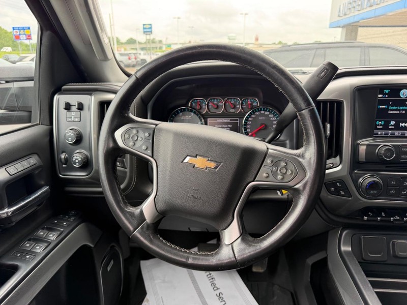 Chevrolet Silverado 2500HD Vehicle Full-screen Gallery Image 11