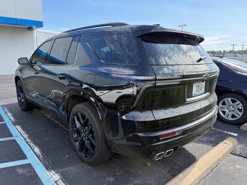 Chevrolet Traverse Vehicle Full-screen Gallery Image 03