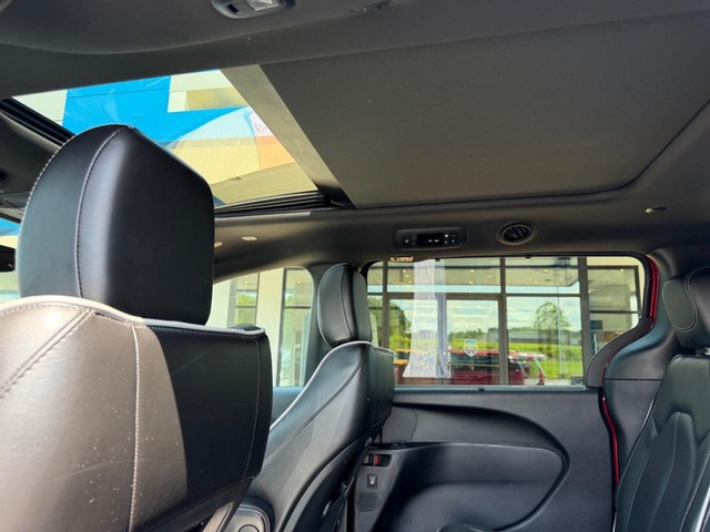 2025 Chrysler Pacifica Limited - Photo 12
