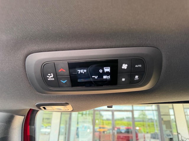 2025 Chrysler Pacifica Limited - Photo 13
