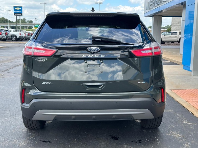 Ford Edge Vehicle Full-screen Gallery Image 04