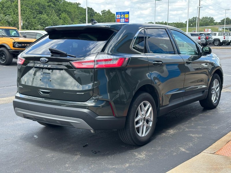 Ford Edge Vehicle Full-screen Gallery Image 05