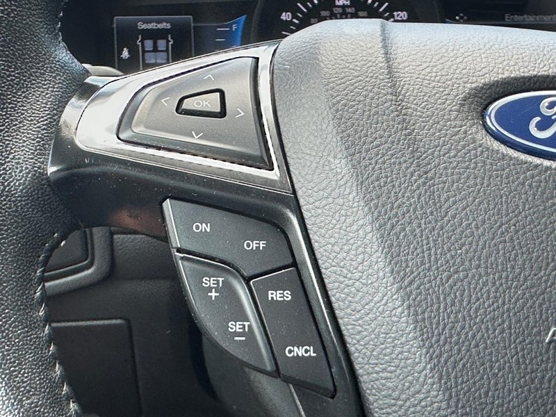 Ford Edge Vehicle Full-screen Gallery Image 13