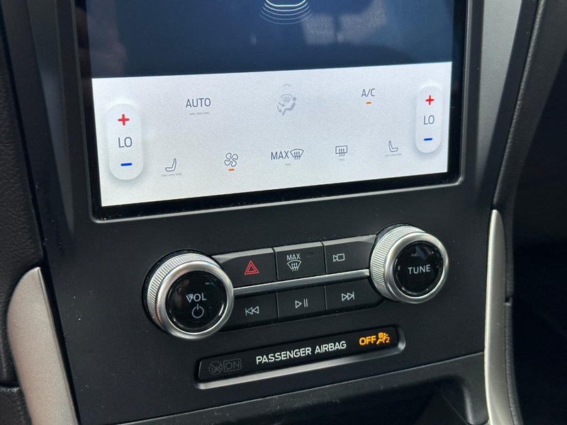Ford Edge Vehicle Full-screen Gallery Image 18