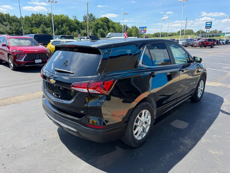 Chevrolet Equinox Vehicle Full-screen Gallery Image 05