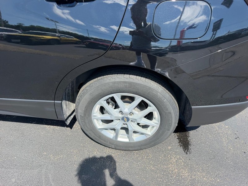 Chevrolet Equinox Vehicle Full-screen Gallery Image 09
