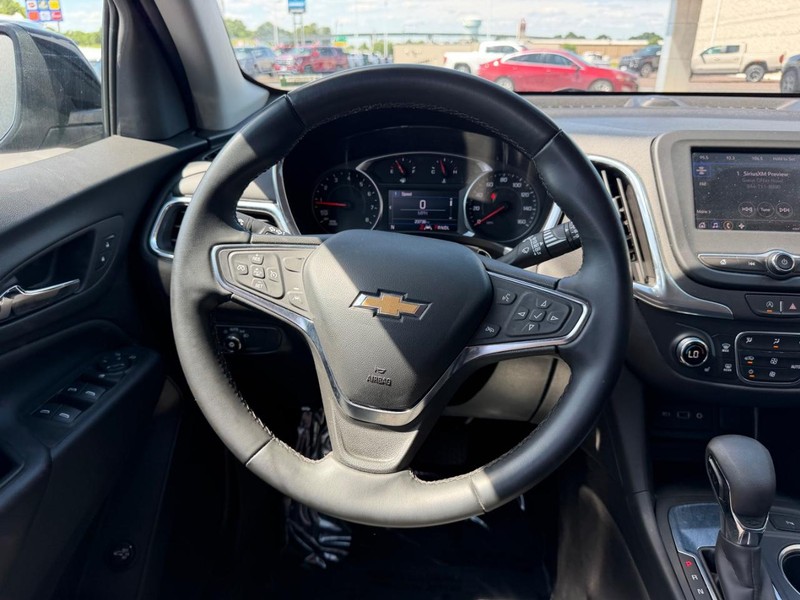 Chevrolet Equinox Vehicle Full-screen Gallery Image 12