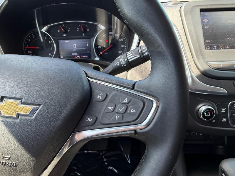 Chevrolet Equinox Vehicle Full-screen Gallery Image 14