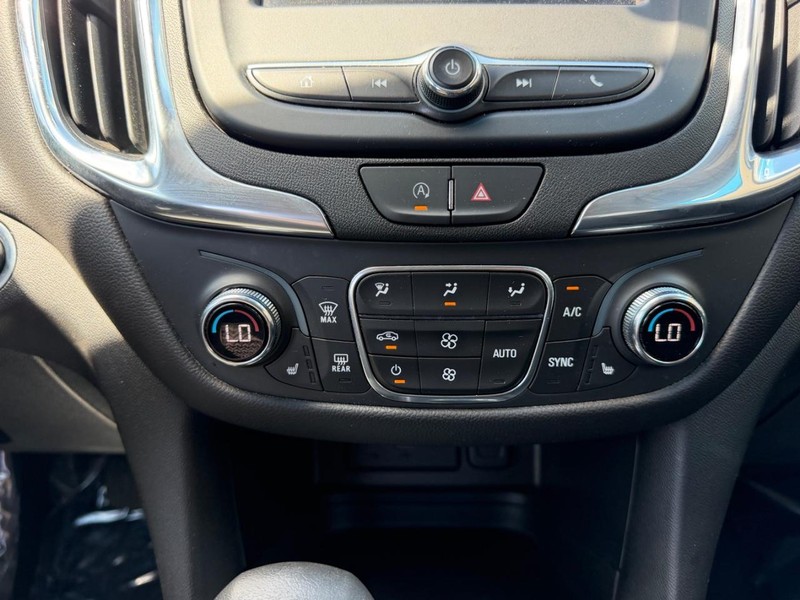 Chevrolet Equinox Vehicle Full-screen Gallery Image 16