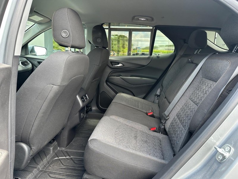 Chevrolet Equinox Vehicle Full-screen Gallery Image 10
