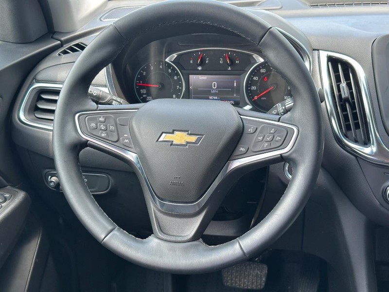 Chevrolet Equinox Vehicle Full-screen Gallery Image 12