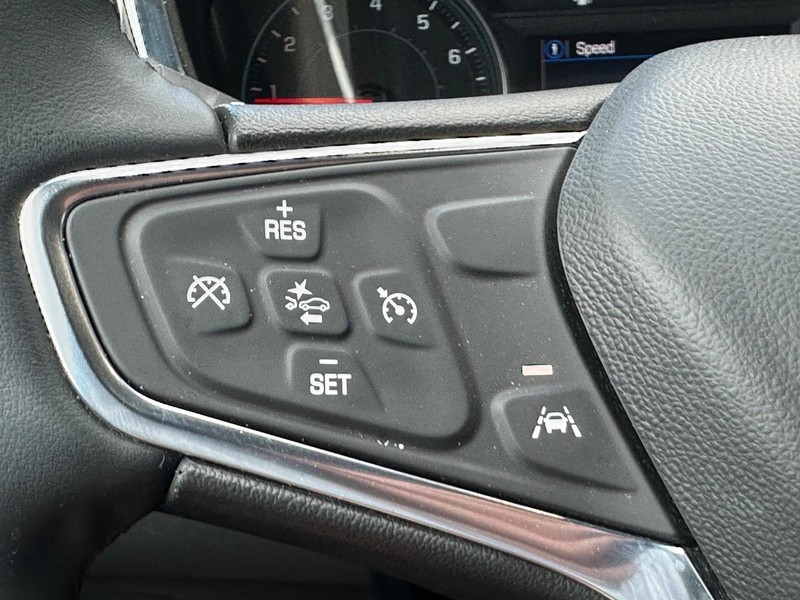 Chevrolet Equinox Vehicle Full-screen Gallery Image 13