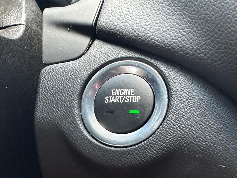 Chevrolet Equinox Vehicle Full-screen Gallery Image 15