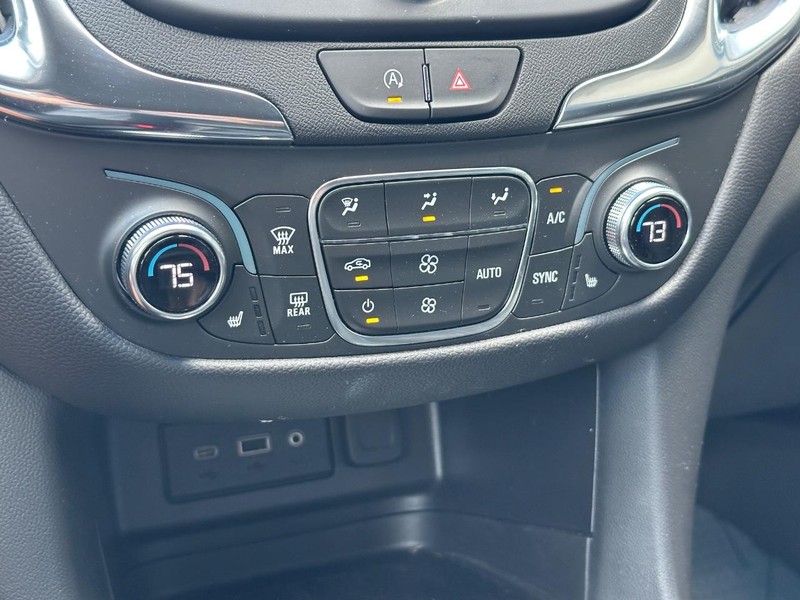 Chevrolet Equinox Vehicle Full-screen Gallery Image 18
