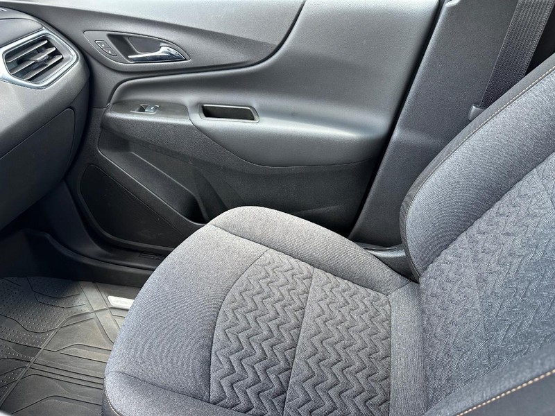 Chevrolet Equinox Vehicle Full-screen Gallery Image 20