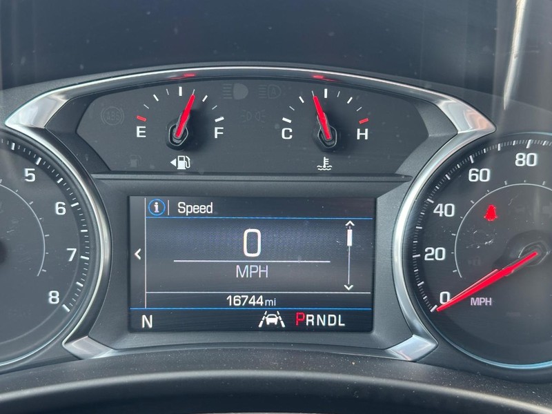 Chevrolet Equinox Vehicle Full-screen Gallery Image 21