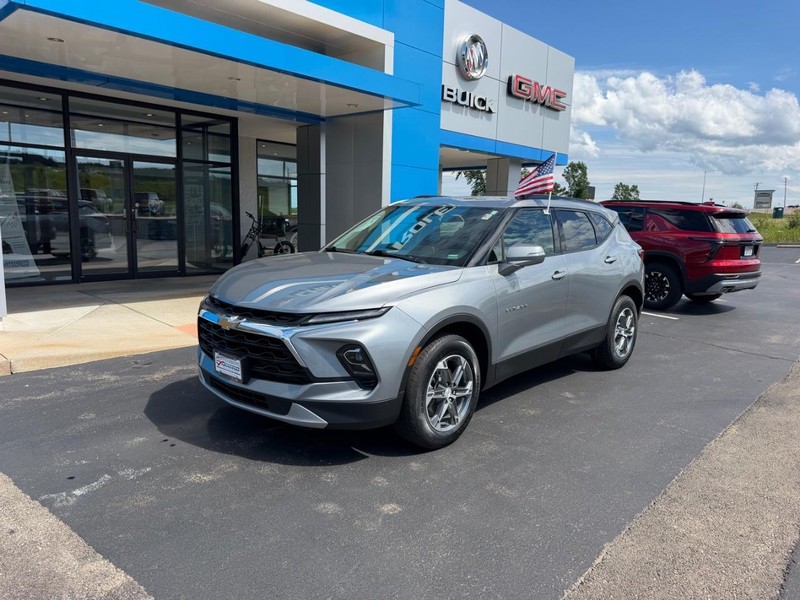 Chevrolet Blazer Vehicle Full-screen Gallery Image 02