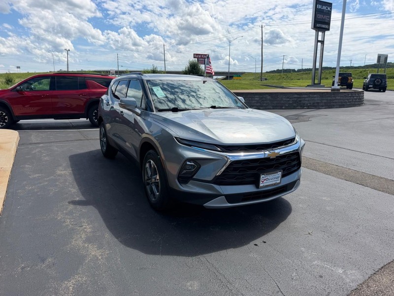 Chevrolet Blazer Vehicle Full-screen Gallery Image 04