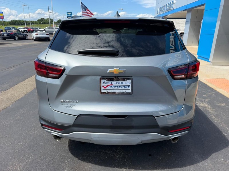 Chevrolet Blazer Vehicle Full-screen Gallery Image 06